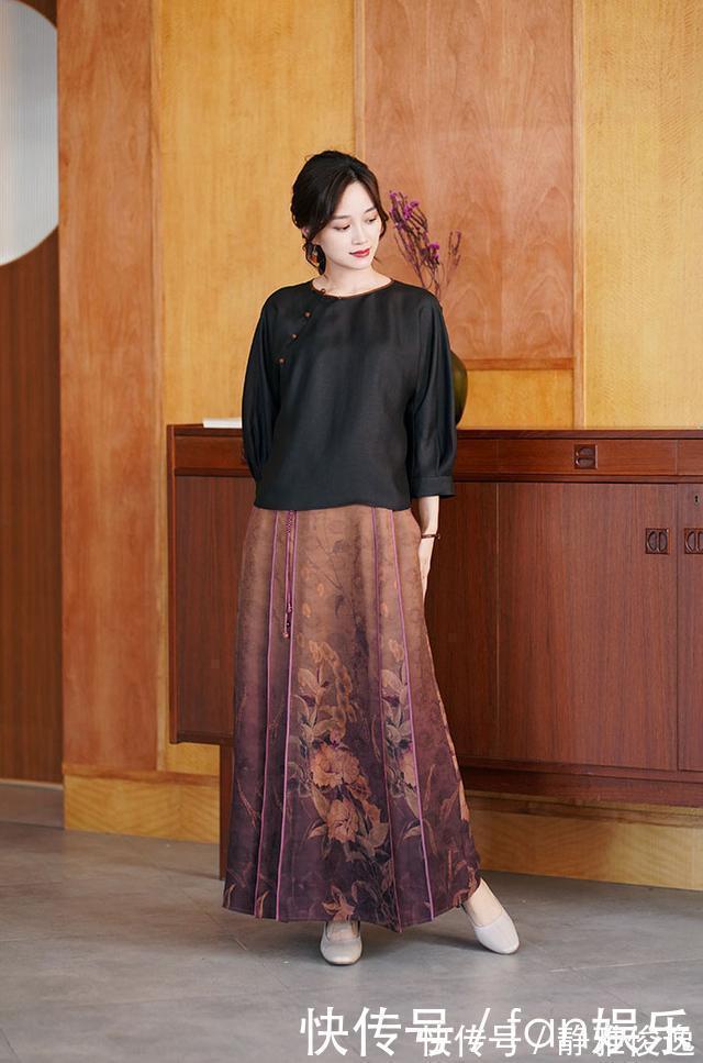 知识点 年过50岁的女人,入秋建议这“5种”穿搭,美得惊艳时光!