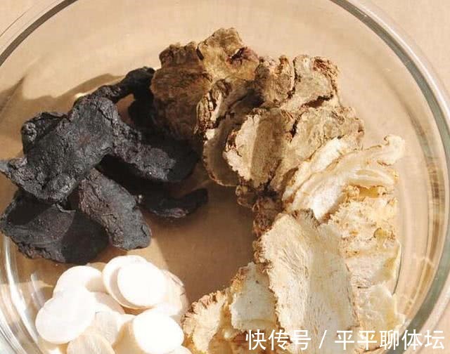 气血亏虚|女人气血亏虚, 容易长斑, 学会熬一种汤, 帮你恢复气色、暖宫排毒！