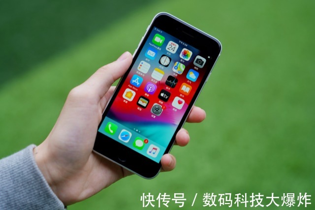 外观设计|库克真香旗舰终于来了!小屏旗舰iPhoneSE3曝光:A15芯片定价三千元