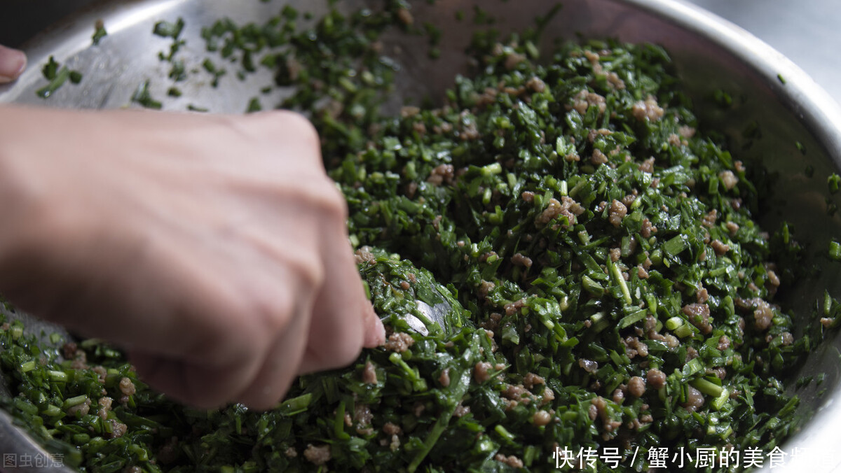 包子|用这个做馅蒸包子,比白菜萝卜都好吃,还不花一分钱