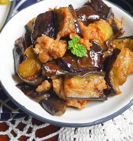 如何做全民通吃健康少油版——红烧肉末茄子