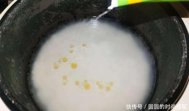 大米的天敌被发现,煮米饭的时候加点它,米饭软糯香甜,晶莹剔透