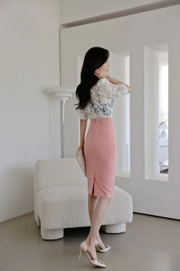 春雨|美图欣赏:孙允珠,粉黛烟花春雨月季波浪微透裙