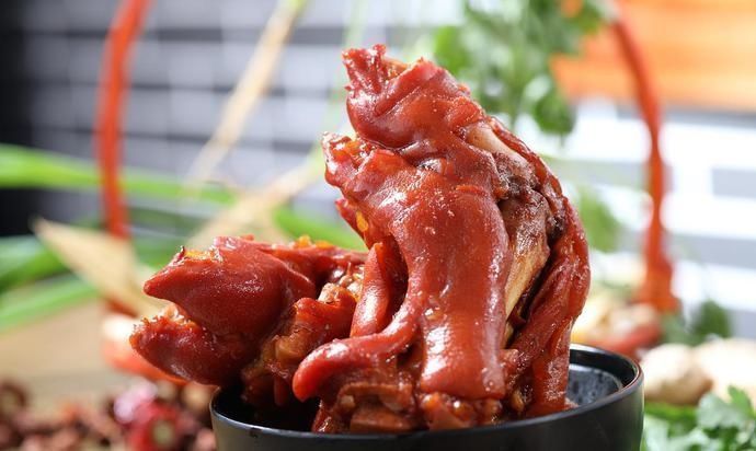 集市上的猪蹄比农村的猪蹄大很多,这是为什么这些猪蹄哪里来的