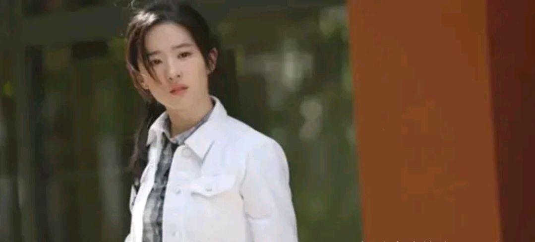 膚白貌美|女排出現(xiàn)神仙姐姐！膚白貌美大長(zhǎng)腿酷似劉亦菲，新顏值擔(dān)當(dāng)出爐