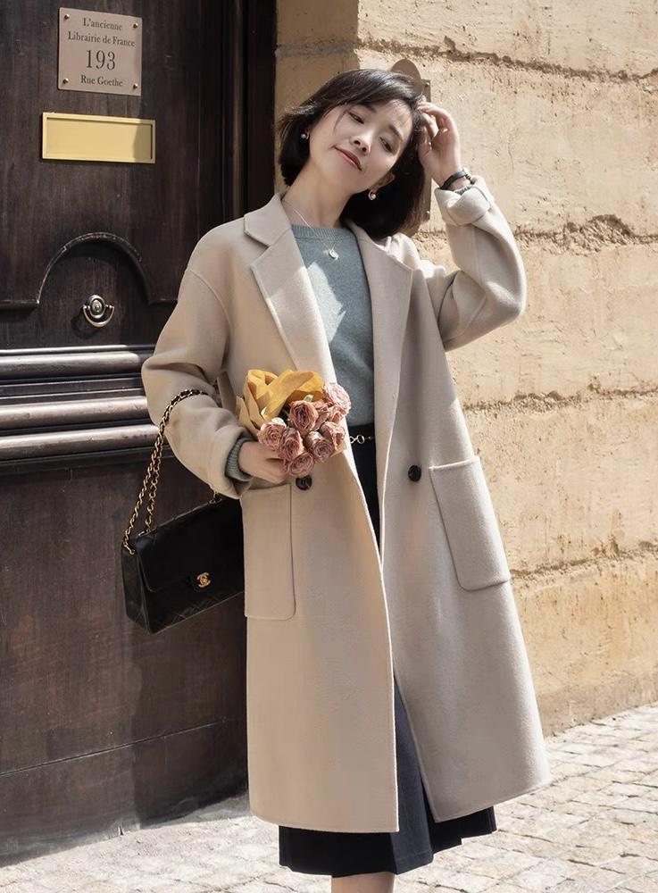 打扮 这才是中年女人该有的打扮,三木妈妈的“大衣”搭配,美过同龄人