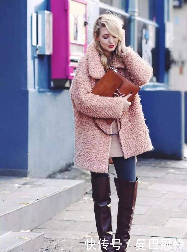 高级|奔六的女人,穿衣不要太繁琐!秋冬学会这样搭,越简单越高级