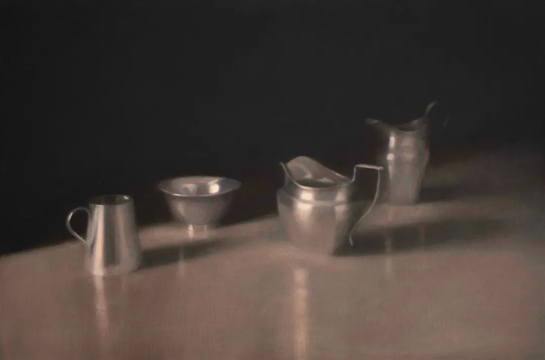 孤独感#柔和的光影和质感,她的静物画散发着一种孤独感!