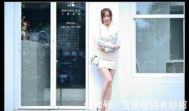 美女 白衬衫太俗了看看这位美女穿白衬衫的气质有多潇洒耐看!