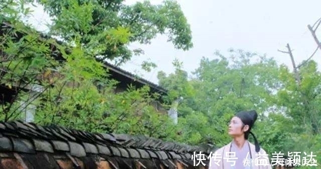 婉约@苏轼的词风婉约起来,连柳永也很难企及,这首词就是一个鲜明例子