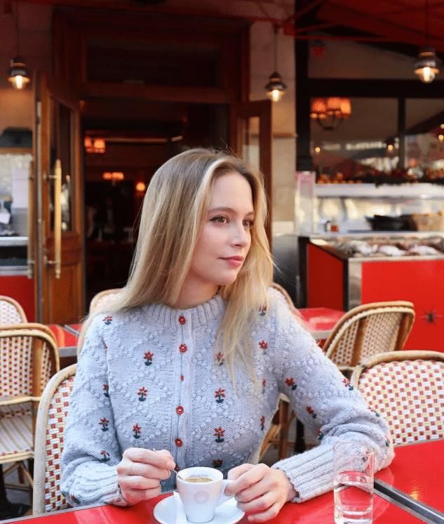 ?别只会穿黑白灰，学习刘雯的“彩色”穿搭技巧，好看又显高级