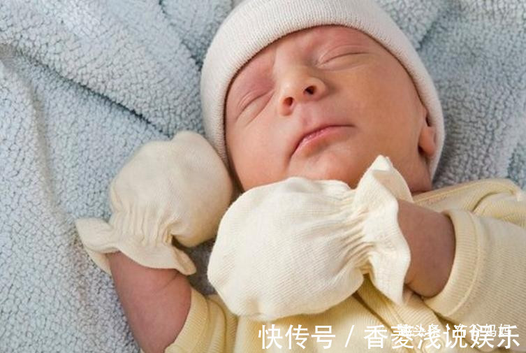 脚丫子|从小“吃手指”和“不吃手指”的孩子,长大后差距明显,家长收藏