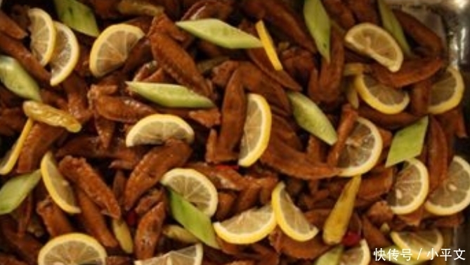 阿姨|学校食堂阿姨出“狠招”,推出5款新菜,同学们:愿做一个小胖子