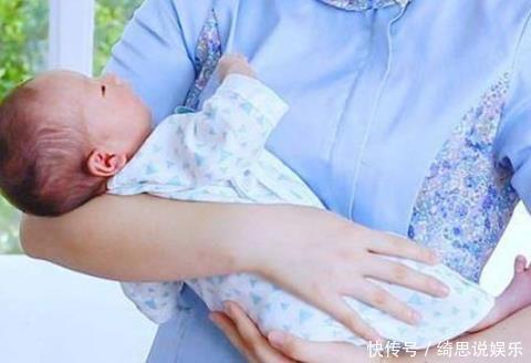 新生儿|宝宝脊柱发育的“黄金期”,影响身高和驼背,但却容易被家长忽视