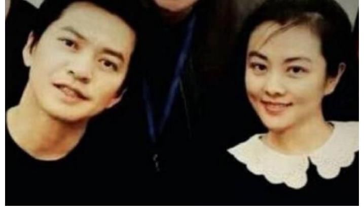 她是清华女博士，老公是天才歌手，两人5岁相识至今没房也没孩子