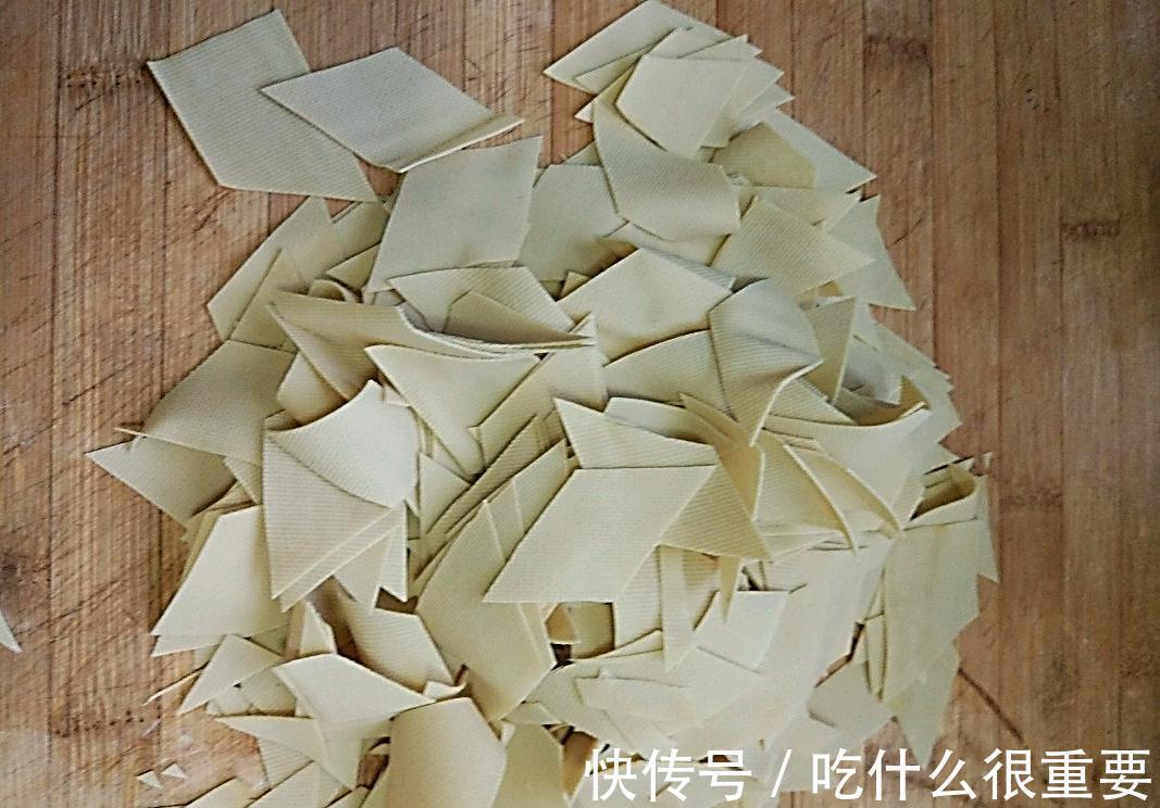 东北人|东北男人最爱的下酒菜:干豆腐炒尖椒,这样做,味道跟饭店一样