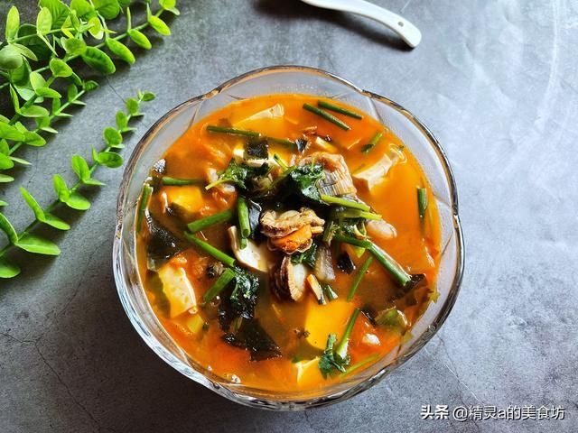 天冷,这一碗汤别错过!4样食材8分钟端上桌,汤鲜美味好喝极了