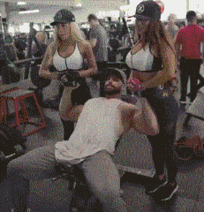 |搞笑GIF段子:妹子是有,不知道你力气够不够?