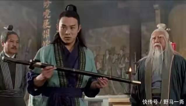 四大神功在身的张无忌,却依然难敌百年张三丰,实力差距并不意外