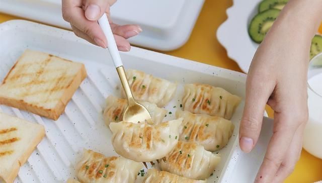 白菜|用它包饺子,比猪肉白菜鲜多了,实惠又顶饱,我家孩子1周吃3次