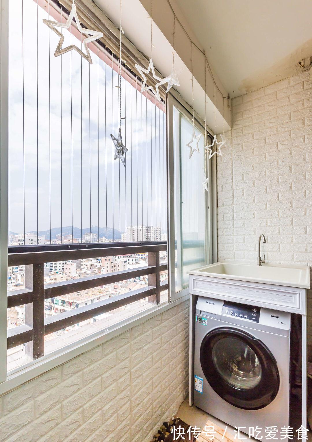 簡約風|他的簡約風一居,清新通透又寬敞,廚房規劃在陽臺里,小巧又實用