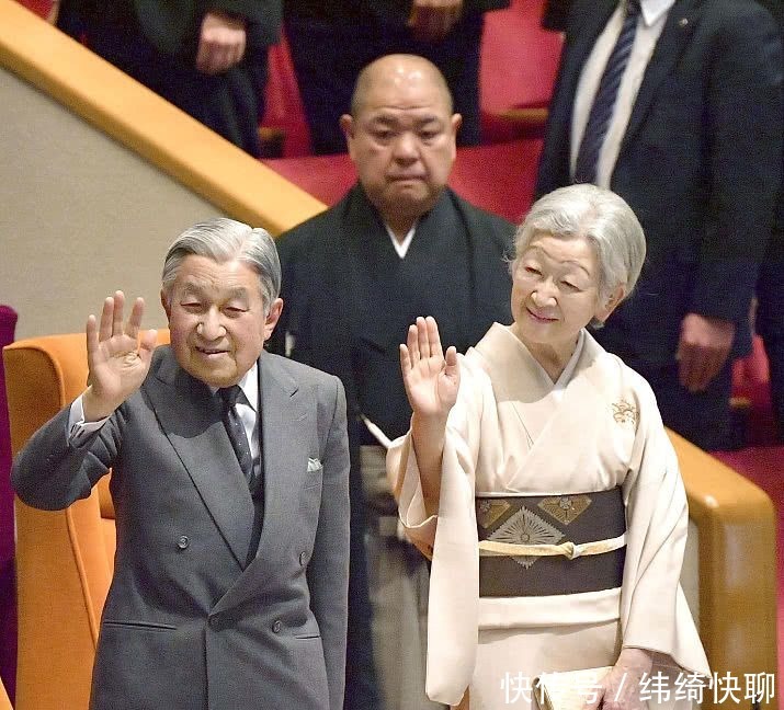 明仁和美智|揭秘即将退位日本天皇婚姻，史上首次迎娶平民皇后，死后却不合葬