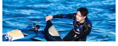 回归|王一博抖肩舞超帅气，王一博热血回归《街舞4》，期待惊喜