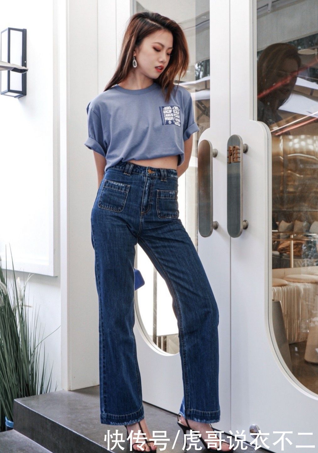 字母|T恤过于简单穿不出高级感？试试这3个小技巧，T恤也可以很精致