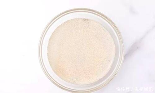 早餐不要吃馒头尝尝这个蛋糕，简单，营养丰富，美味可口