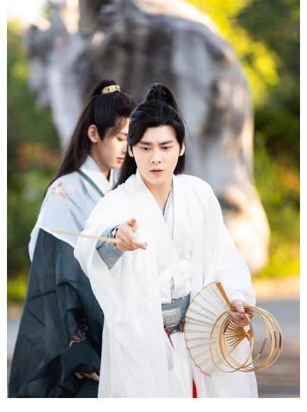 隐秘而伟大|拼演技被赞!李易峰综艺新人却表现超高推理能力,自带喜剧人特质