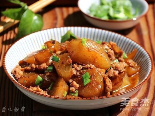 它是肺部的“大救星”，润解咽喉，清肺排毒，吸烟人士得要多吃！