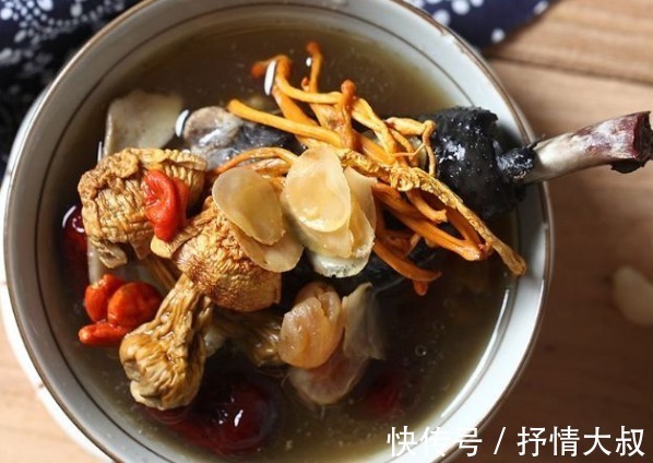 红枣肉|它被称为“水中人参”,除湿比薏仁好,生吃补肾,熟吃健脾胃