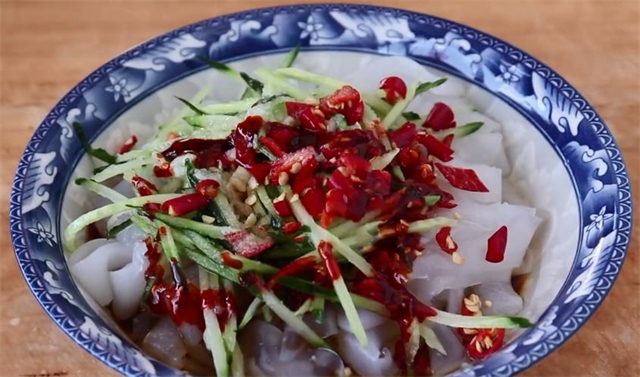 小米椒|不用和面揉面洗面,教你在家轻松做粉皮,筋道柔软又好吃