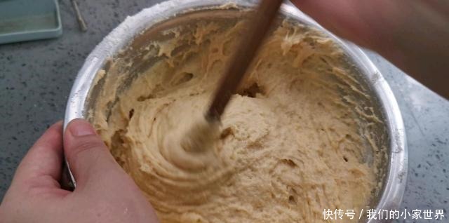 1碗玉米面,2个鸡蛋,不蒸不烤,松软香浓,孩子天天都想吃!