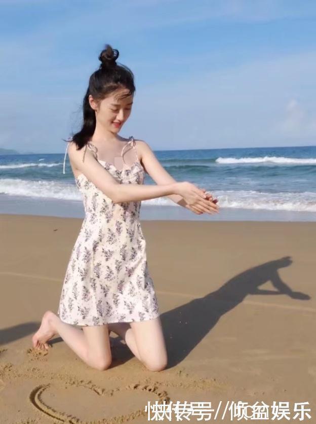 刘海 老得慢的女人,总是不会放过下面4种发型,经典活力,格外显气质