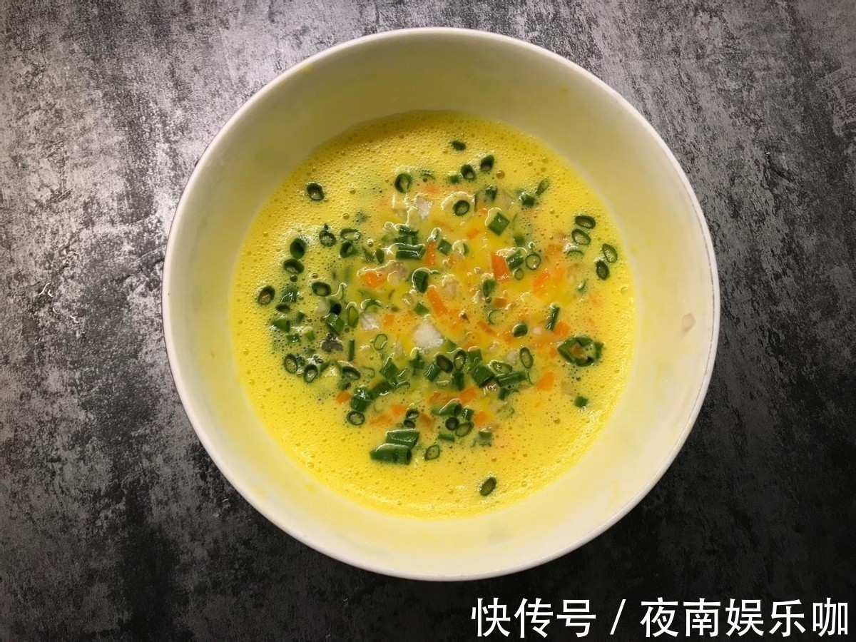 鸡蛋|精致细腻，口感丝滑，在家做营养高的鸡蛋卷