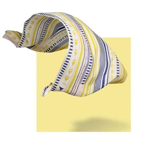 大寒时节的颈间风度——从纳芙蒂蒂王后开启的围巾简史