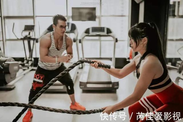 腹部|上海95后女老师,身材凹凸有型力量感十足,再把练腹动作给到你