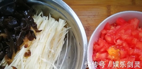 西红柿|夏天,女人多给自己喝这“汤”,成本5元,一周坚持喝四回,鲜香