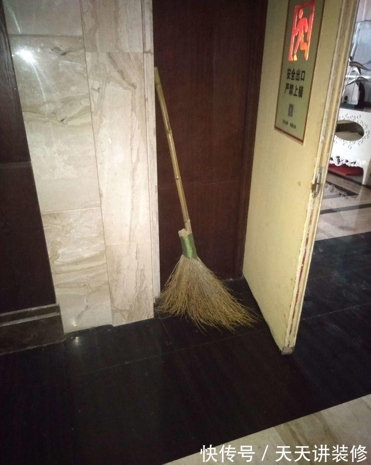 卫生间|不要把扫把放在这3个地方，不是因为迷信，其实很多人都放错了