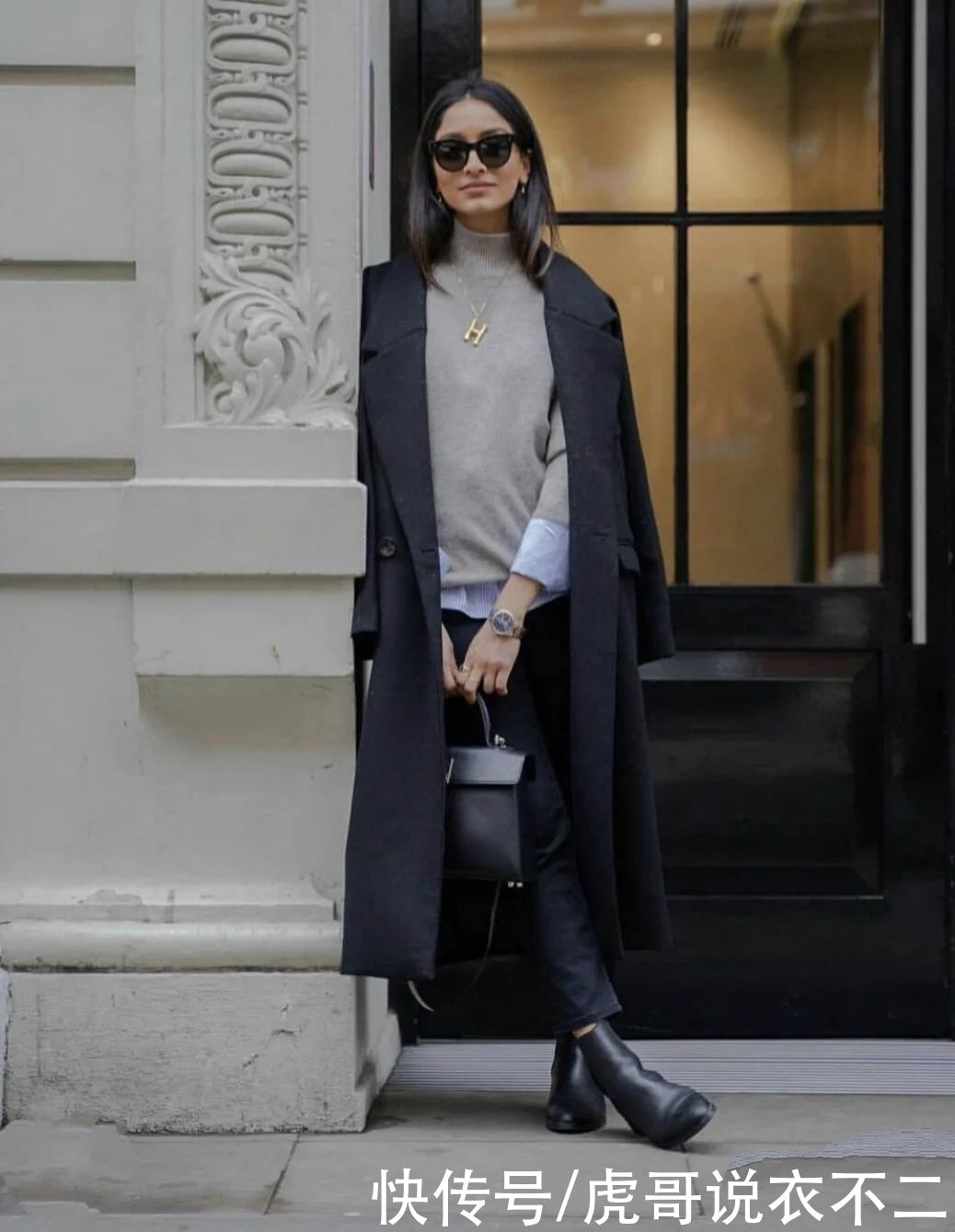 大衣配高领毛衣太普通？那是你没穿对，这么穿优雅实用又时尚