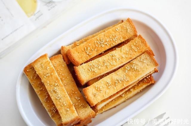 适合烘焙新手学做的小零食，简单易上手，口感香香脆脆，好美味