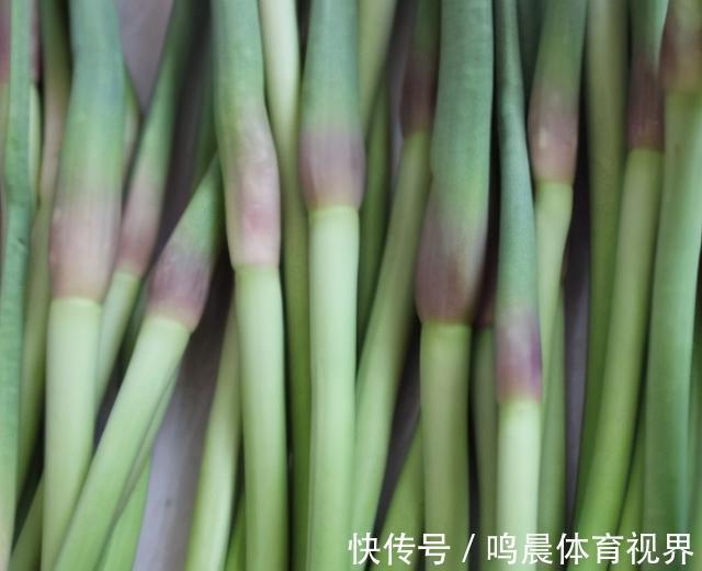 绿头|买蒜苔时，“红头”“绿头”要分清！区别挺大，弄懂再买不浪费钱