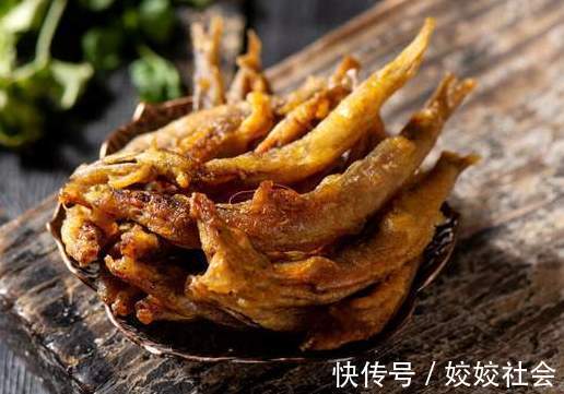 煎鱼|煎鱼时,切记不能直接下油锅,做好这3步,鱼皮不碎不粘锅