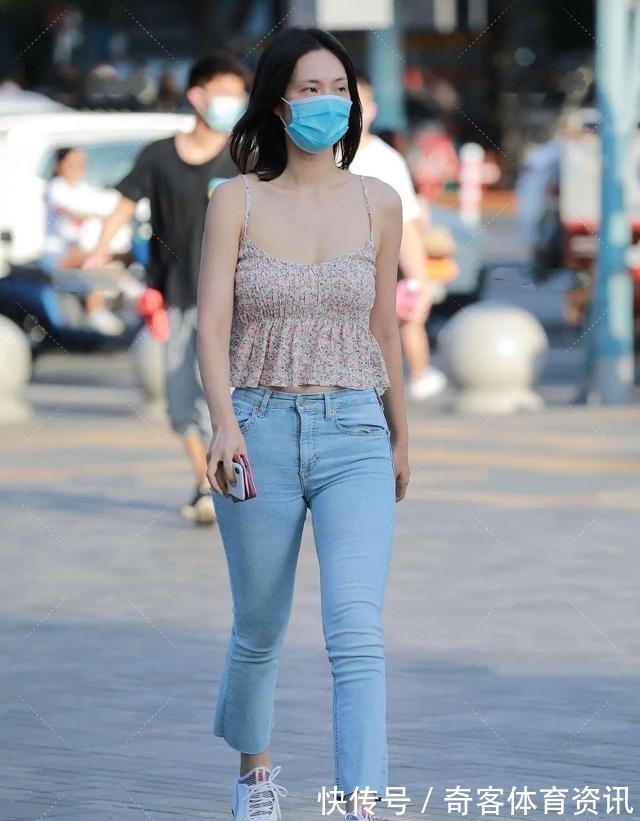 搭配 正因其清新之美,底裤才拉长长度,营造一种超凡的美感,体态匀称!