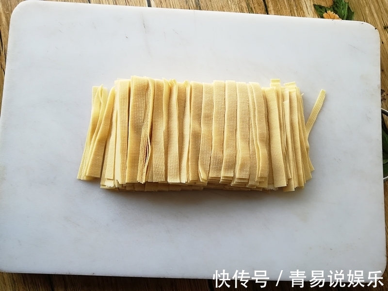 豆瓣酱|豆皮新做法,吃完浑身热乎乎,适合天冷吃