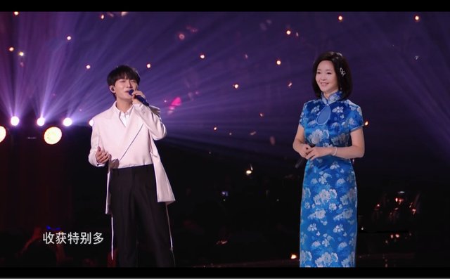 6台跨年名场面：主持人翻车、唱歌跑调，周深邓丽君跨时空同台