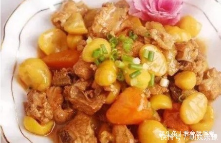 朋友来家做客,做了几道家常菜招待,朋友吃完直夸大厨