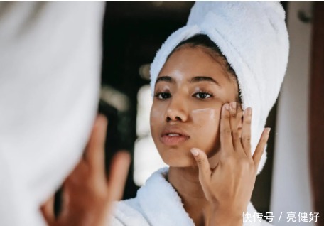 怎样洗脸才能变白?看看这四个小窍门你就知道了
