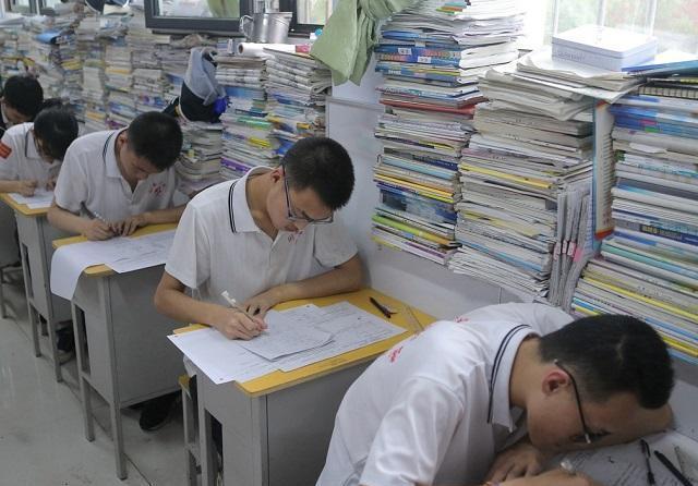 陈亮|四川“最苦”学生高考433分,看到其全家福,网友瞬间泪奔